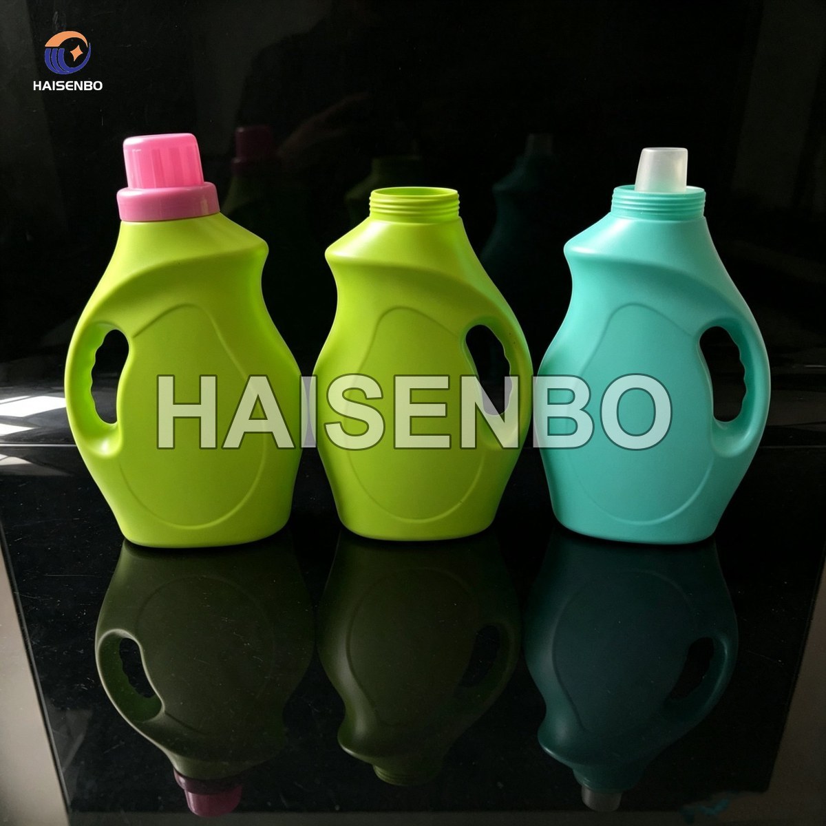 Haisenbo PET blow mold and sample bottles view 2